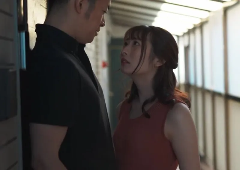 Bà xã mang thai, tôi bị gợi cảm bởi vợ yêu nhà đối diện thường ở nhà một mình