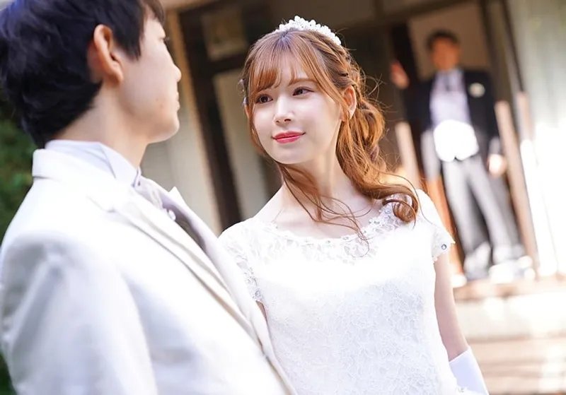 Bố anh xã nện vợ của con trai ngay sau lễ cưới của con trai