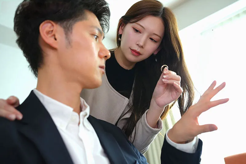Người vợ đi đi chơi, người chồng ở nhà bị nhỏ em người vợ gạ chịch không trượt phát nào